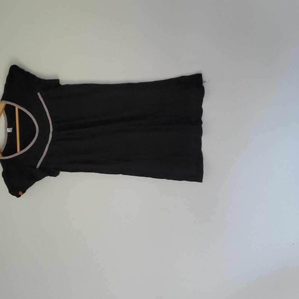 L Tresics black shirt